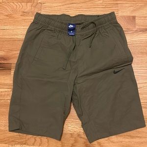 Nike Men’s medium hybrid shorts excellent condition
